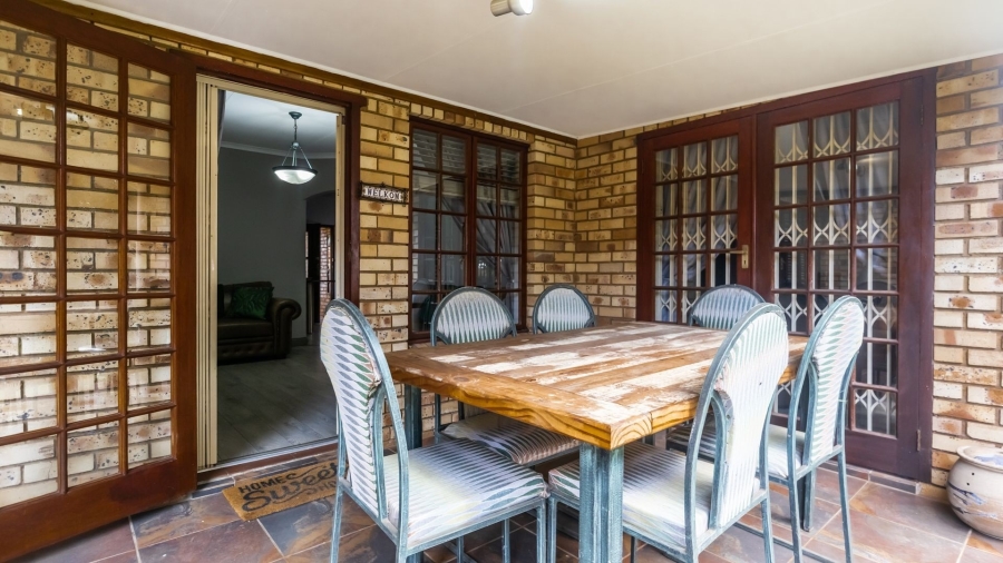 3 Bedroom Property for Sale in Safari Gardens North West